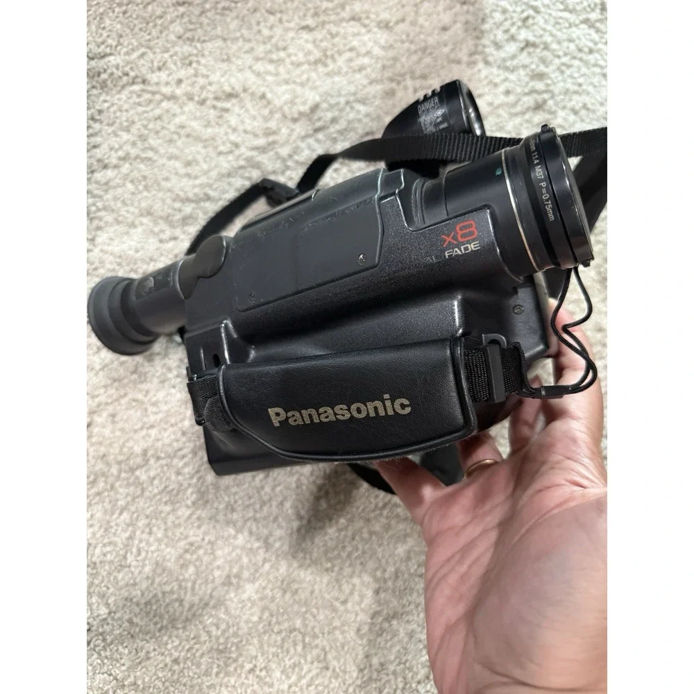 Panasonic Palmcorder PV-22 Camcorder‎ Video Camera x8 Digital Fade - Not Tested